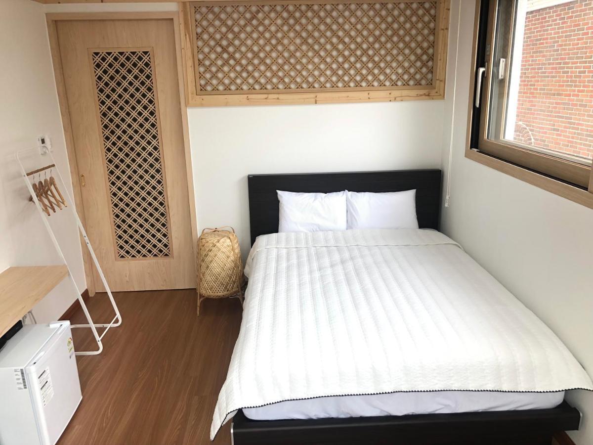 Cheukhu-Dong 19Street Guesthouse Mokpo Esterno foto